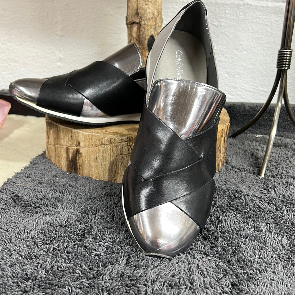 Calvin‎ Klein Fox slip ons